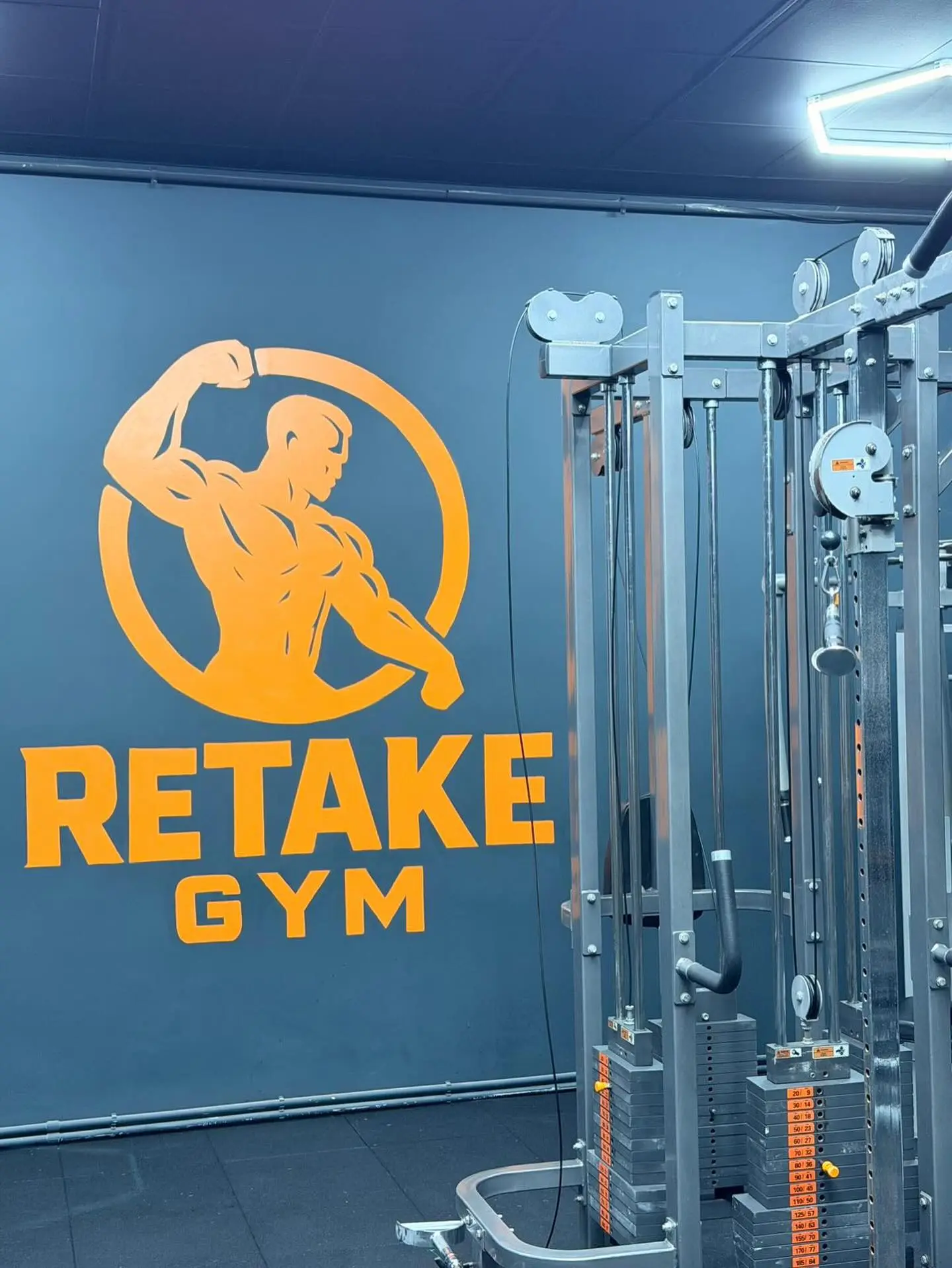 Website sală de fitness ReTAKE GYM - Web design by Alex Coleașă